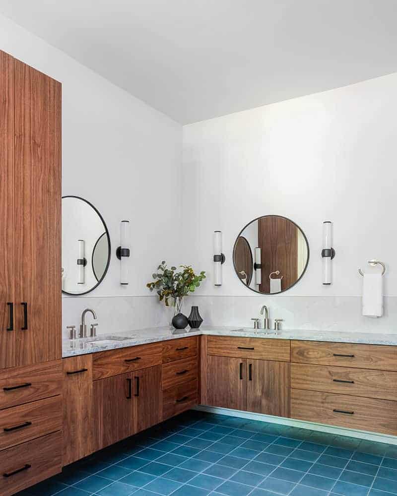 Tether Trail Bathroom | Austin Luxury Home Builder